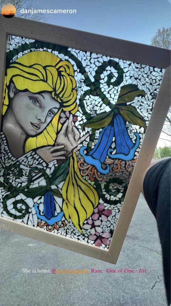 Golden Woman - Image 2